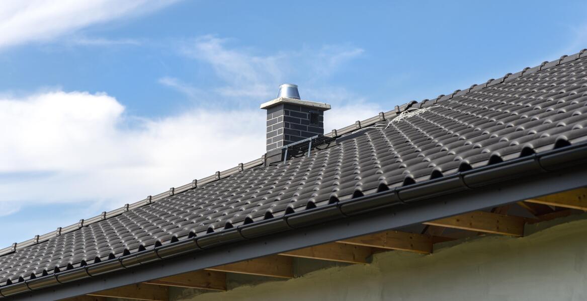 Jak wybrać odpowiednie dachowe opierzenie dla jednorodzinnego budynku?