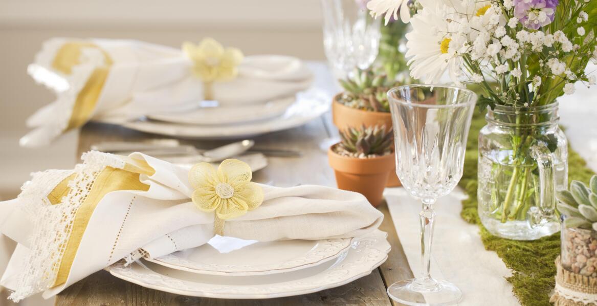 Jakie ozdobne dodatki warto zastosować w projektach na specjalne okazje?