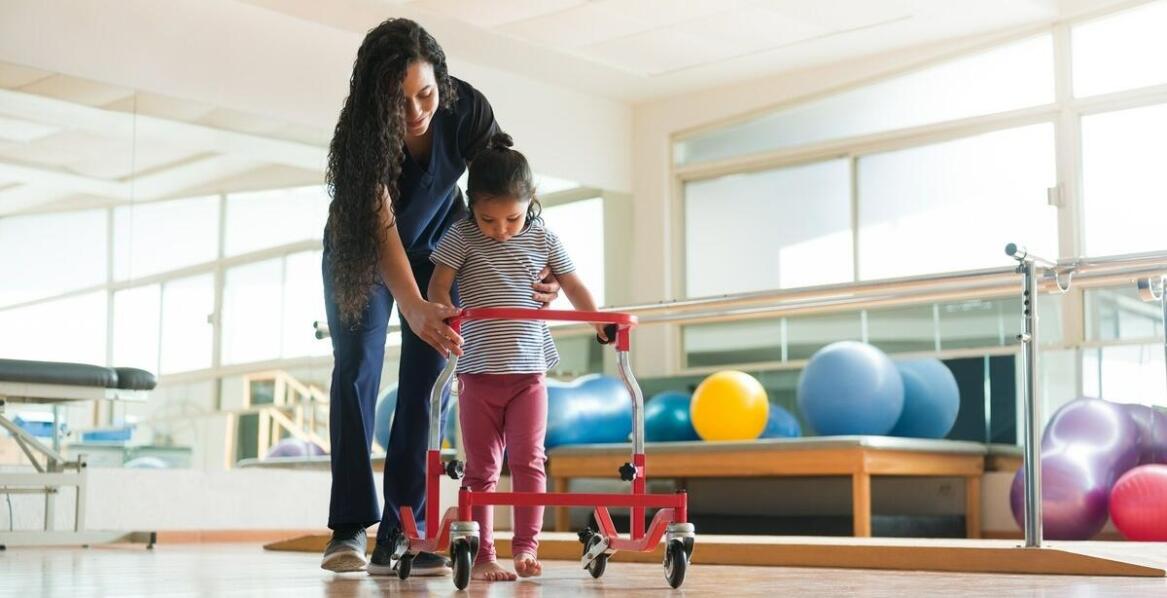 Jak wygląda leczenie wad postawy u dzieci?