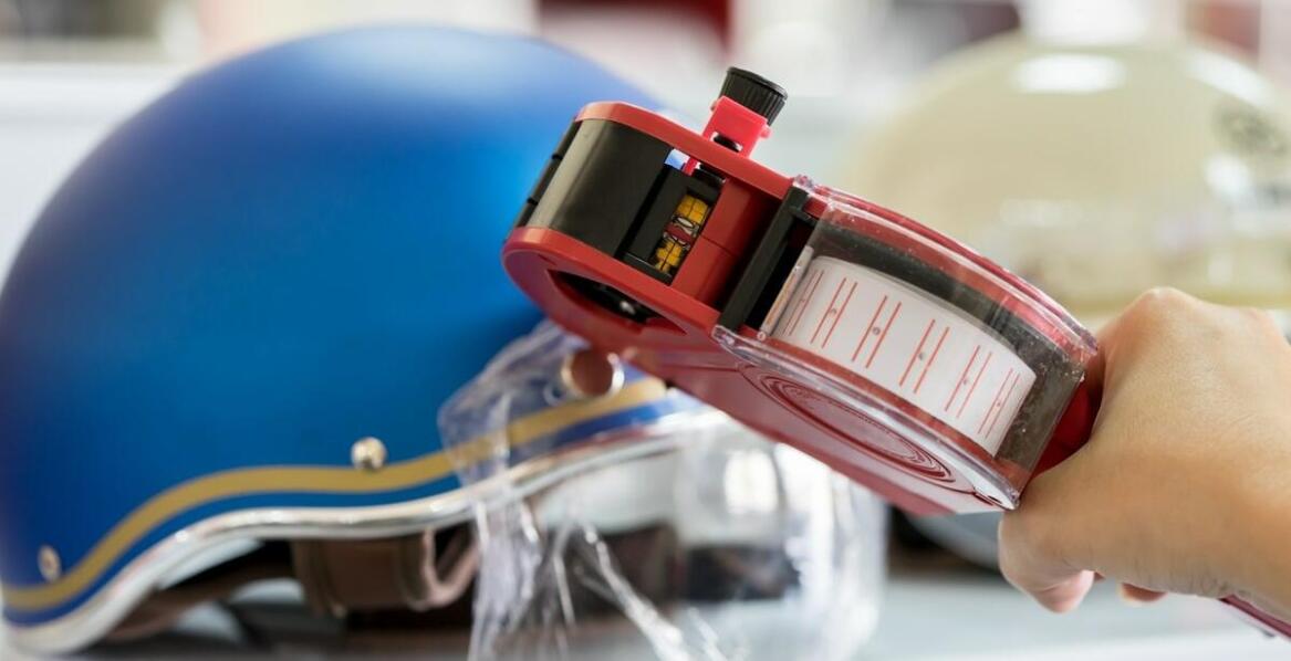 Jak importerzy zapewniają zgodność rac z normami bezpieczeństwa?