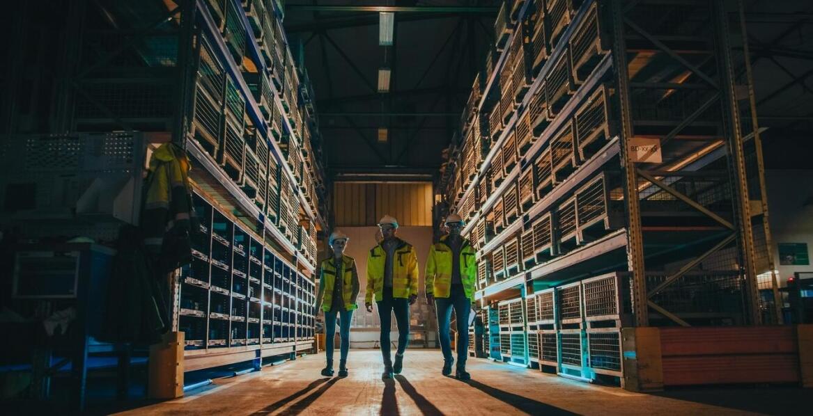 Jak importerzy fajerwerków przyczyniają się do rozwoju rynku pirotechnicznego?