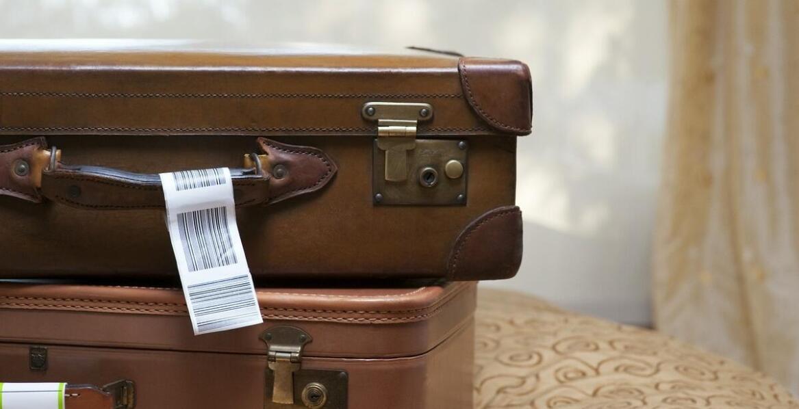 Jakie zabezpieczenia oferują nowoczesne szyfrowe zamki w walizkach?