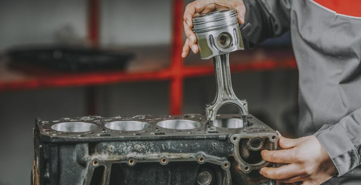 Regeneracja siłowników – kluczowe etapy i znaczenie dla budowlanych maszyn