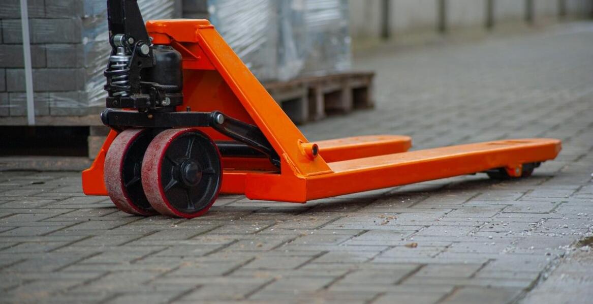 Pełne koła w platformowych wózkach: trwałość i odporność na uszkodzenia