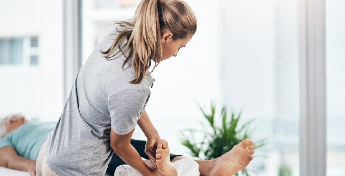 Refleksoterapia i jej zastosowanie w rehabilitacji po urazach kręgosłupa