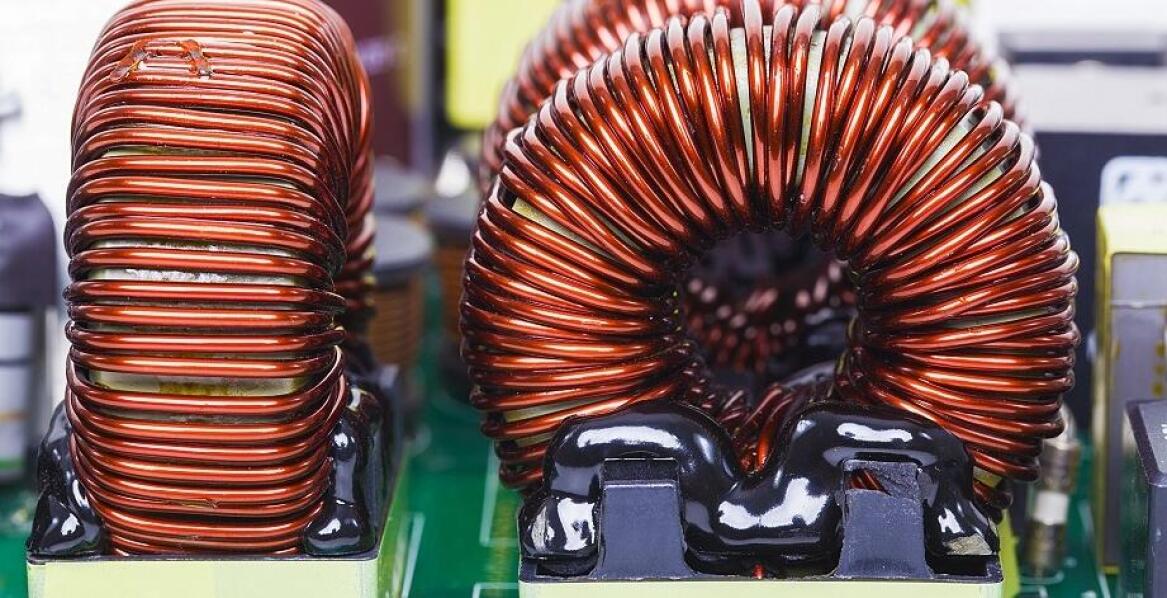 Jakie elektryczne cewki najlepiej sprawdzą się w przemysłowych instalacjach?