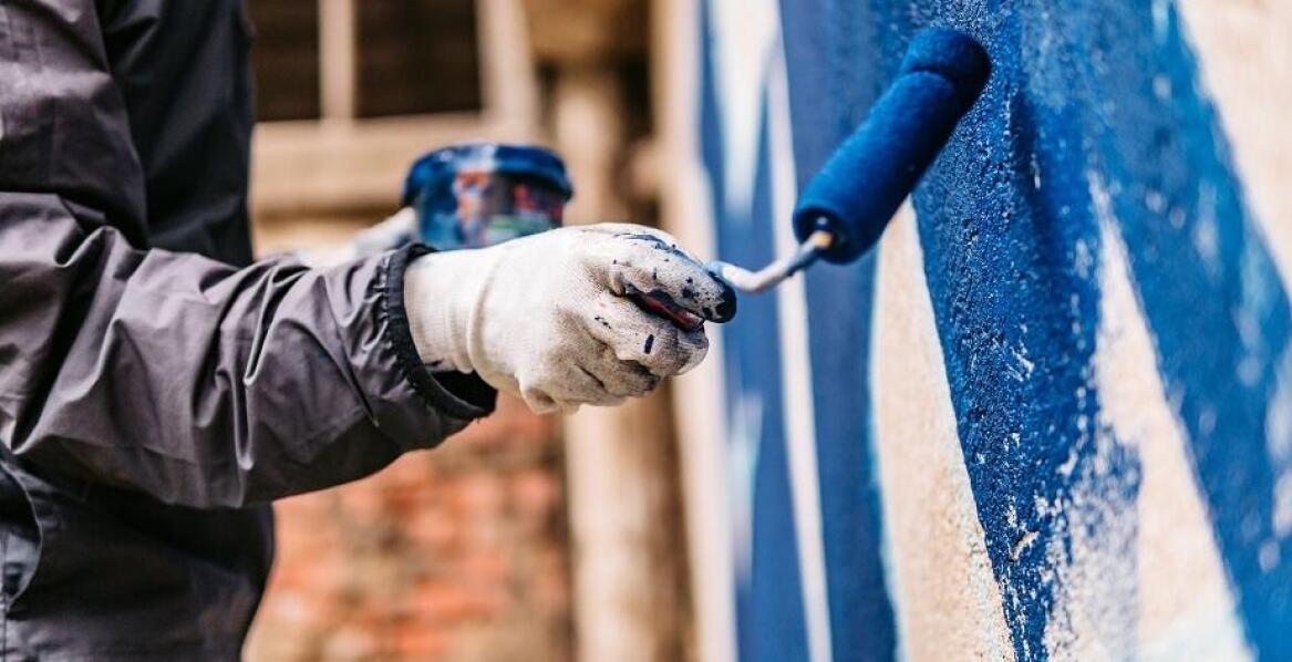 Wykorzystanie ściennego druku w komercyjnych przestrzeniach: korzyści i możliwości