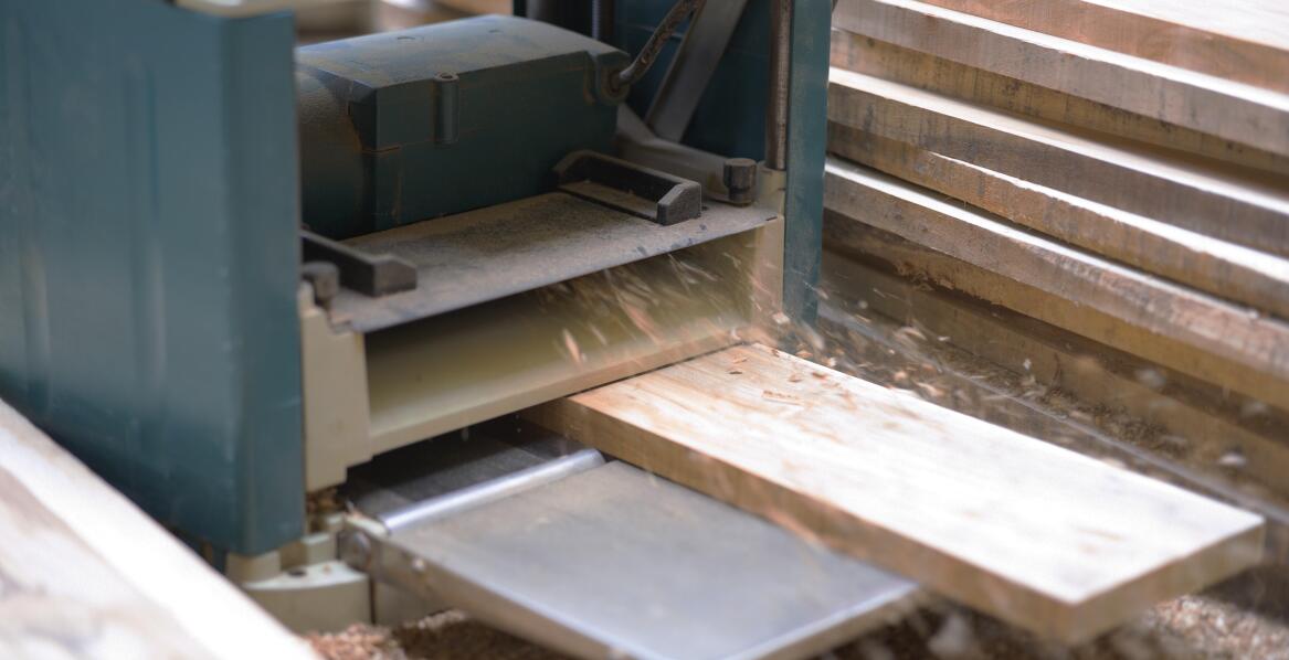 Jak technologia Flex Trim rewolucjonizuje maszyny do drewna szlifowania?