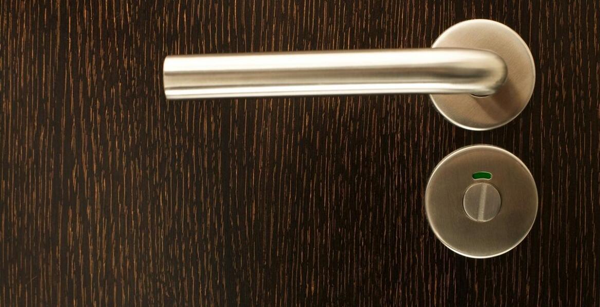 Dźwiękoszczelne drzwi w hotelach – komfort gości na pierwszym miejscu