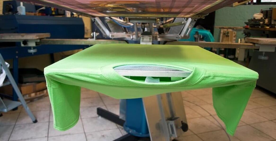 Jakie techniki nadruku są najtrwalsze dla firmowej odzieży?