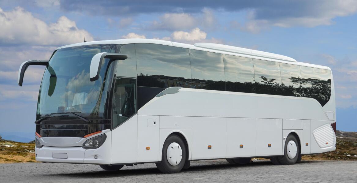 Wynajem autokarów do międzynarodowych przewozów – jak zapewnić pasażerom komfort?