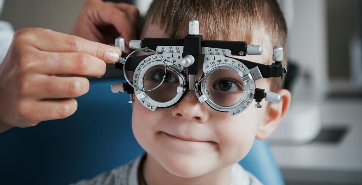 Prawidłowy rozwój wzroku u dzieci – jakie badania są konieczne?