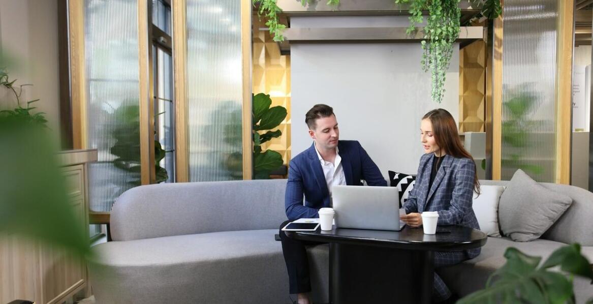 Jak programy członkowskie dla VIP-ów wpływają na sukces w poszukiwaniu partnera?