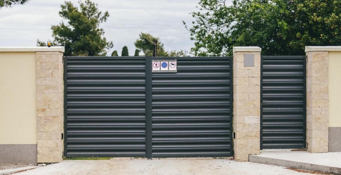 Gdzie zamówić solidną bramę z napędem automatycznym?