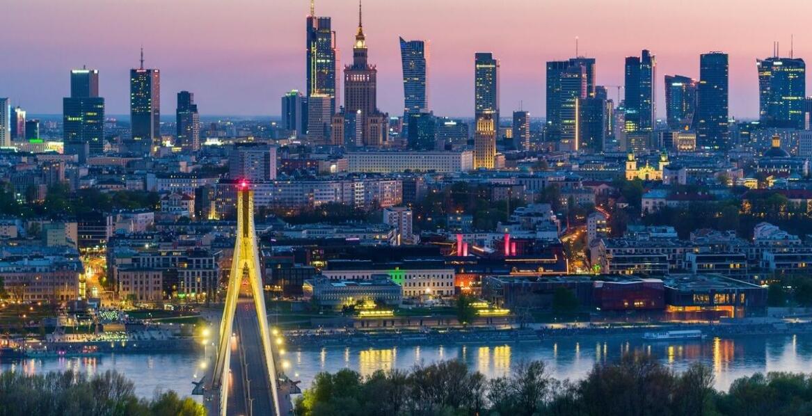 Dostawcze taksówki w Warszawie – innowacyjne rozwiązania logistyczne