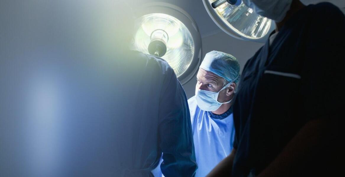 Jak przebiega proces usunięcia migdałków u dorosłych?