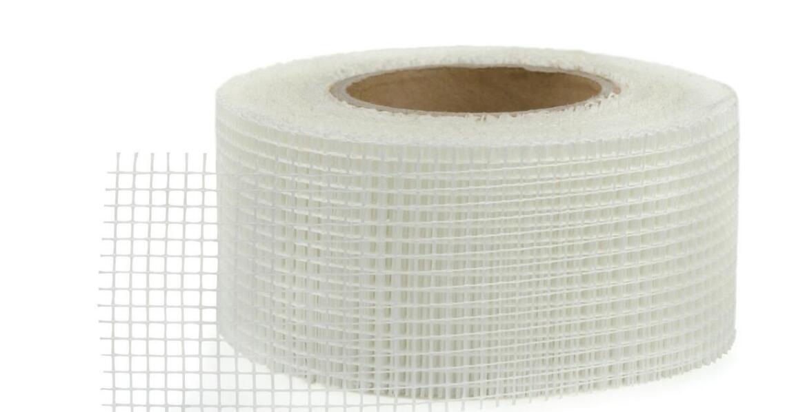 Siatki z włókna szklanego: jakie zalety mają w przemyśle budowlanym?