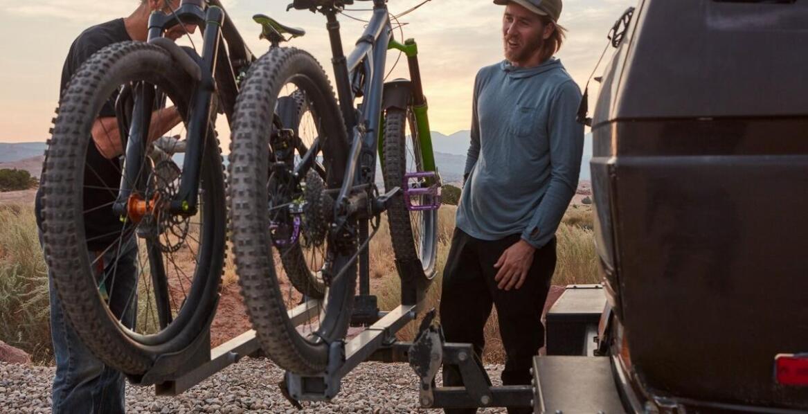 Wybór transportowego worka do alpinizmu – kluczowe techniczne parametry