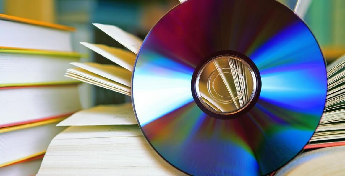 Wpływ jakości graficznego projektu na końcowy efekt nadruku na płycie CD