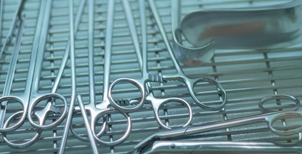 Jakie są zalety stosowania nowoczesnych akcesoriów do autoklawu?