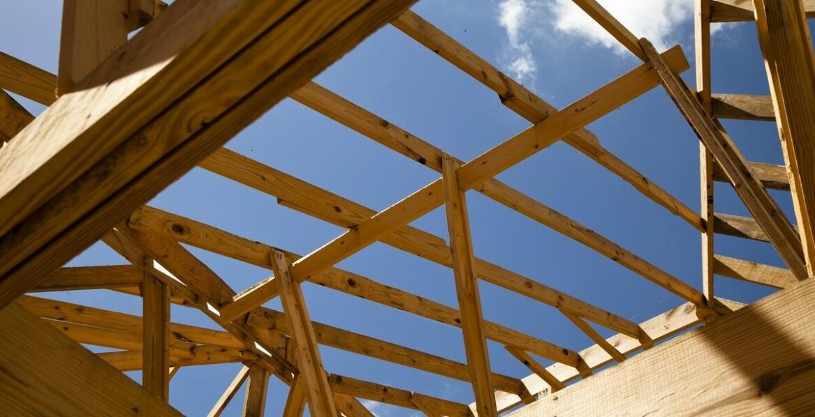 Co warto wiedzieć o trwałości i konstrukcji domów szkieletowych?