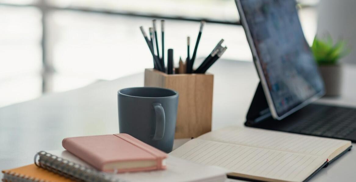 Profesjonalna oprawa dokumentów: jak wybrać najlepszą metodę?