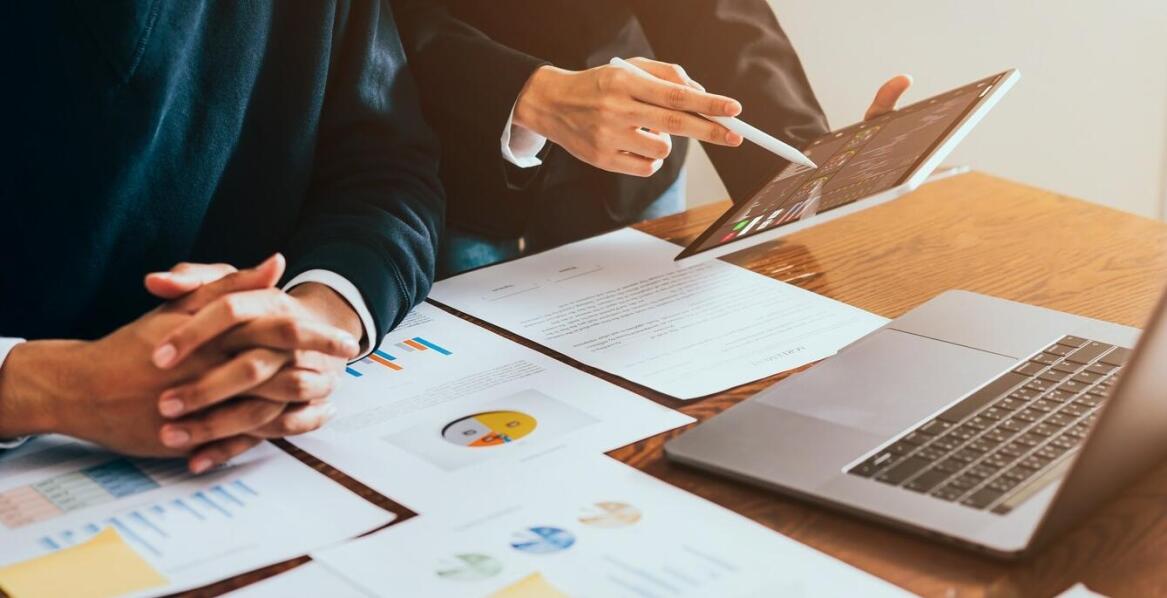 Znaczenie profesjonalizmu finansowych doradców w sukcesie inwestycyjnym