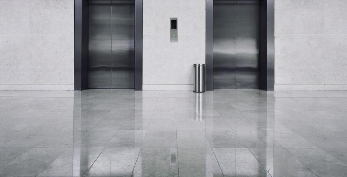 W jaki sposób elastyczność oferty dźwigowej wspiera klientów?