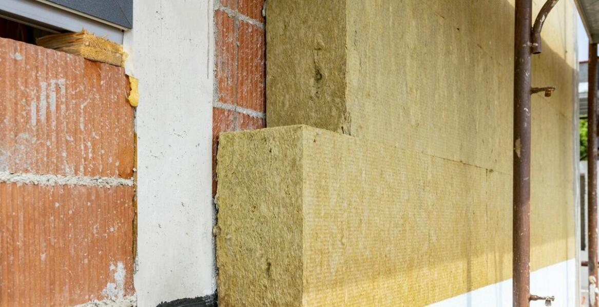 Jak pozioma izolacja fundamentów wpływa na efektywność energetyczną budynków?