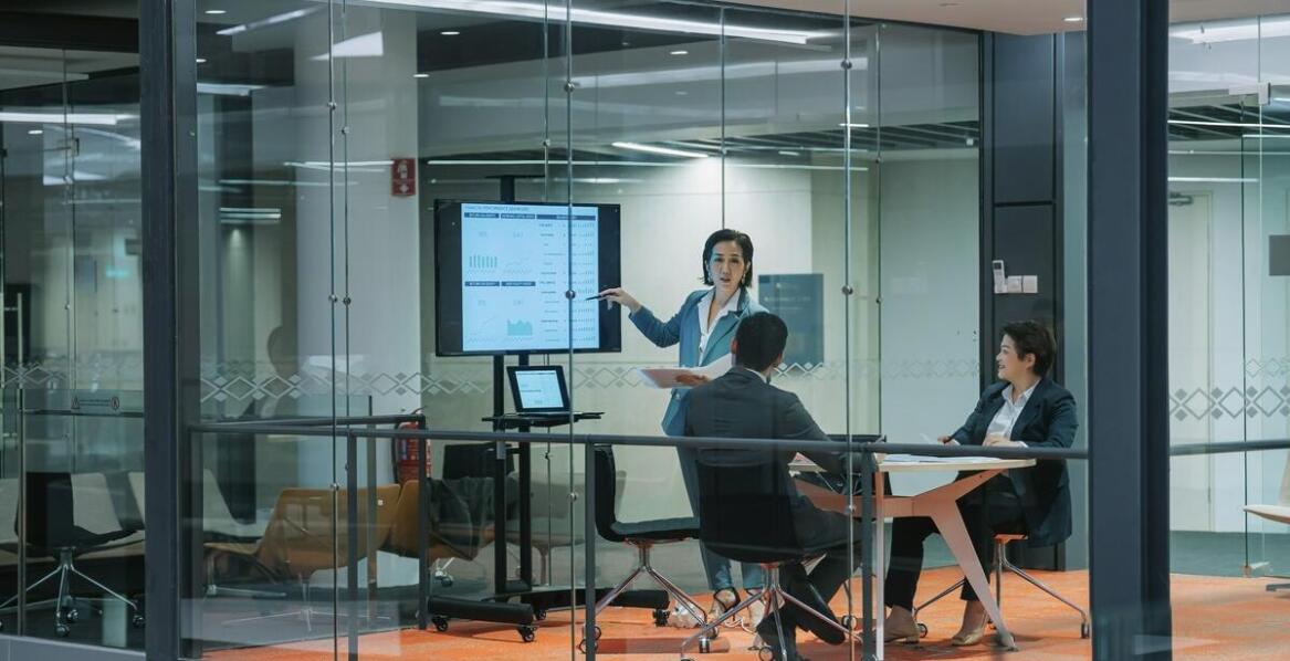 Jakie są najważniejsze zalety korzystania z elektronicznych systemów do poręczeń?