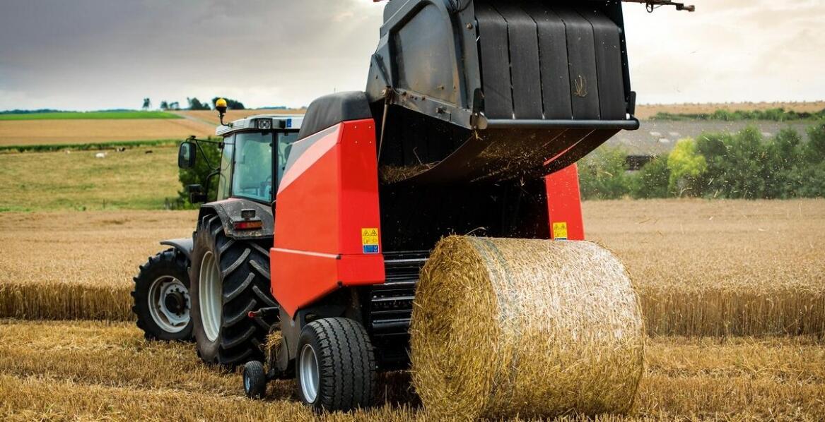 Jakie zalety oferują nowoczesne paszowozy w kontekście mieszania paszy?