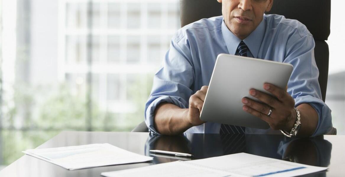 Firmowe ubezpieczenia: jak skutecznie minimalizować ryzyko działalności gospodarczej?