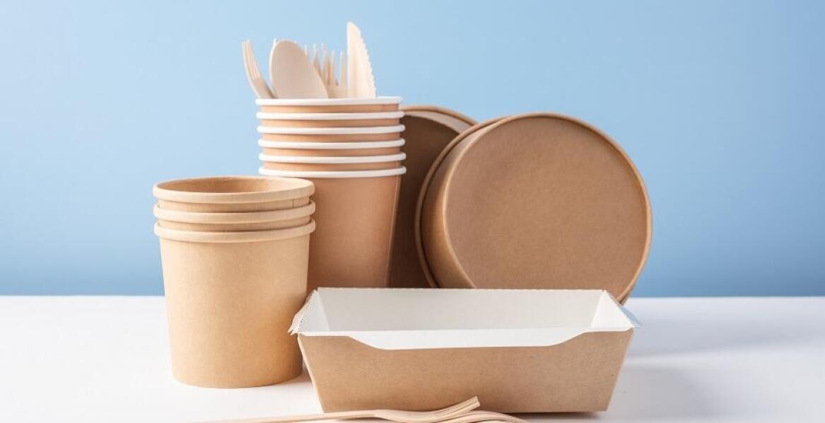Jednorazowe naczynia z biodegradowalnych materiał