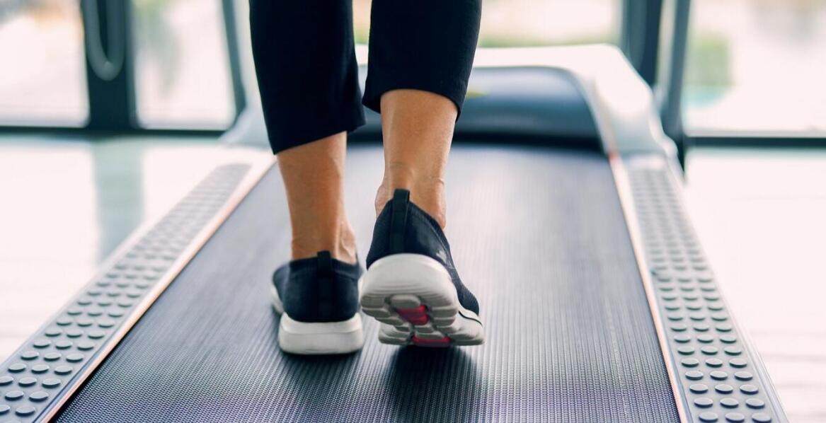 Jakie są różnice w konstrukcji mini bieżni dla dzieci w porównaniu z modelami dla dorosłych?