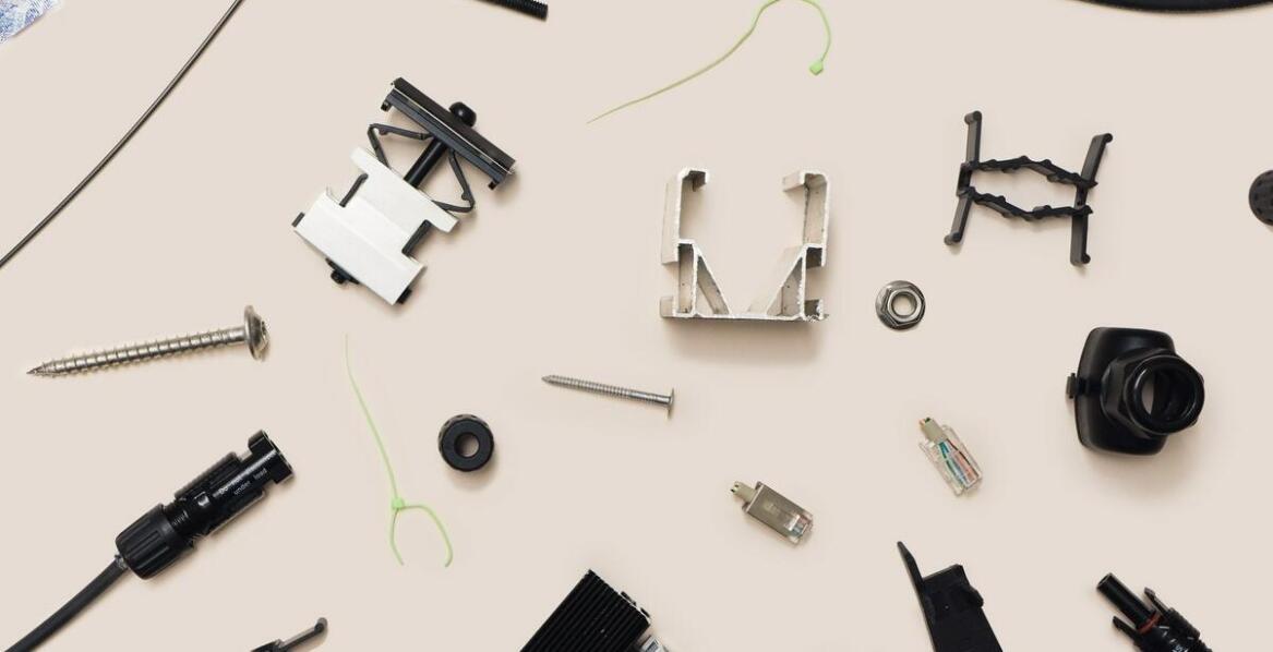 Zamki do elektrycznych szaf a zrównoważony rozwój – jakie rozwiązania są dostępne?