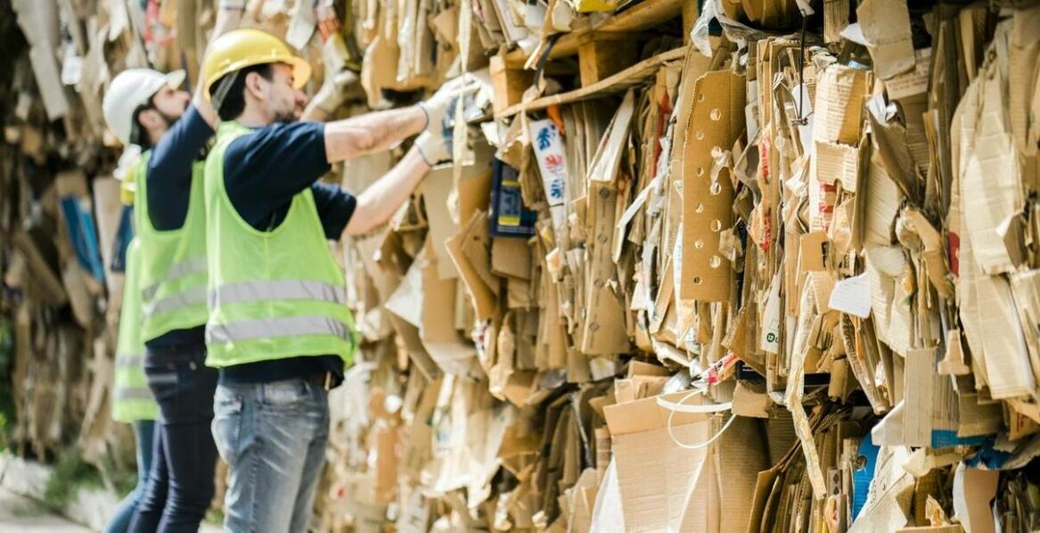 Kluczowe zasady efektywnego przemieszczania odpadów w firmach