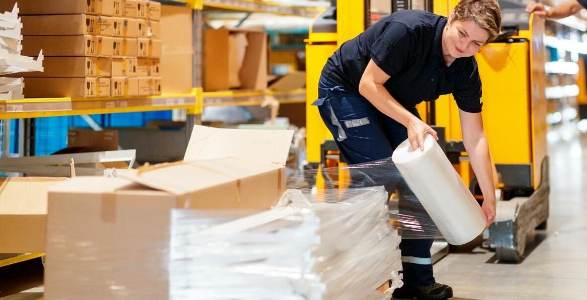 Przewodnik po pracy jako pakowacz: co warto wiedzieć przed aplikacją?