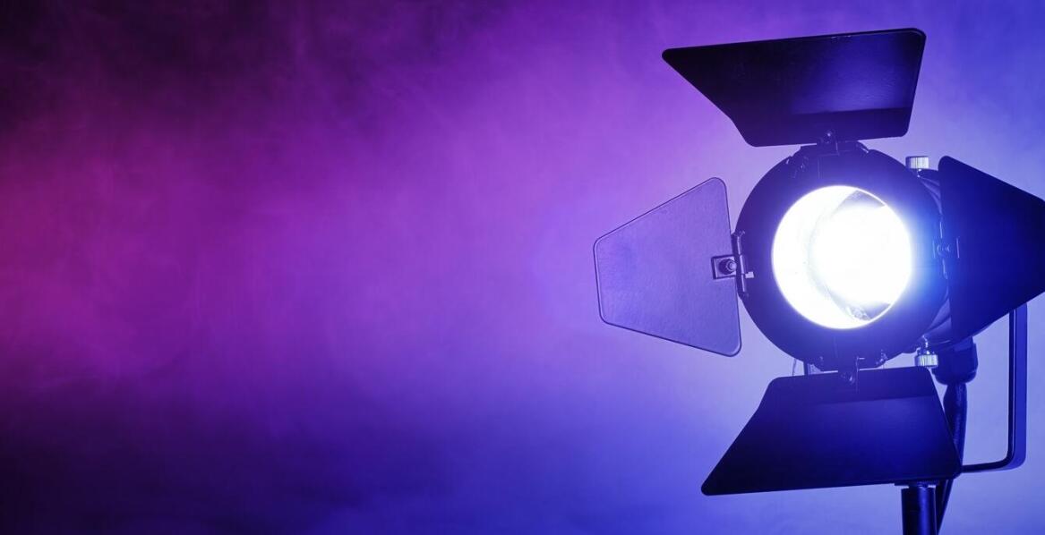 Dlaczego warto zainwestować w sprzęt oświetleniowy wysokiej jakości?