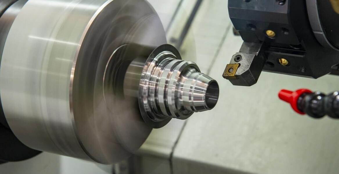 Toczenie CNC jako klucz do sukcesu w produkcji przemysłowych form