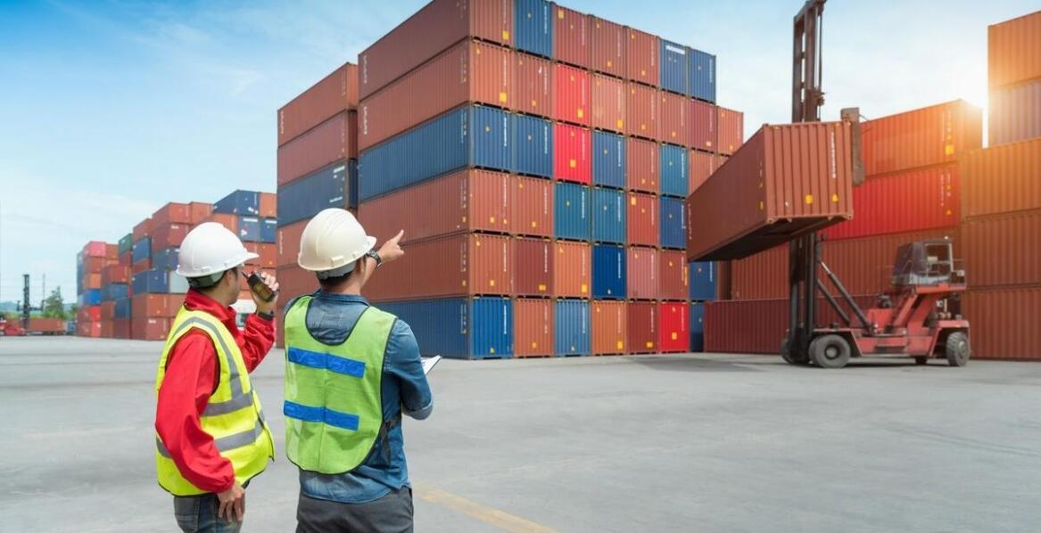 Minimalizacja ryzyka przy organizacji transportu towarów z Chin