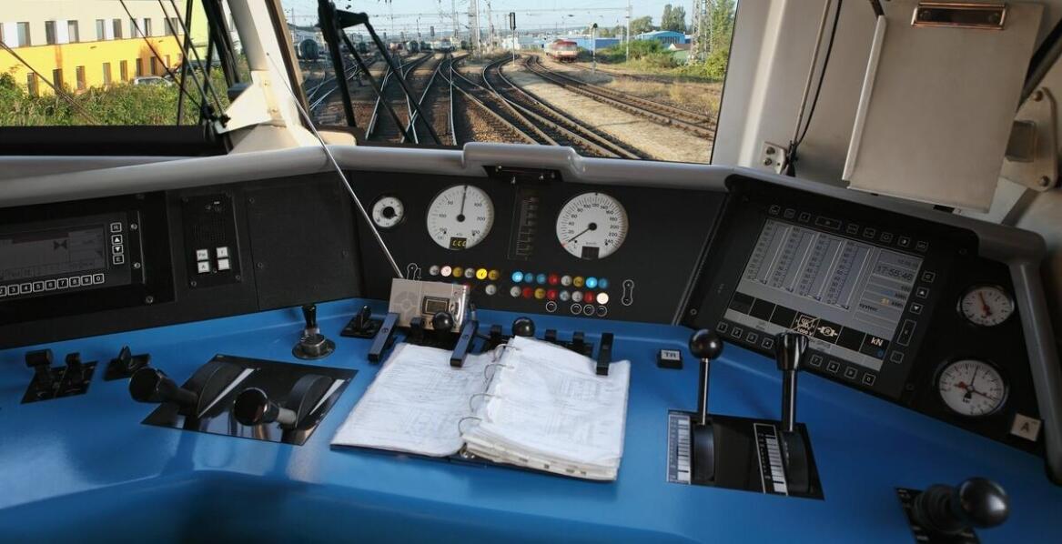 Rola technologii w tworzeniu nowoczesnego jazdy rozkładu