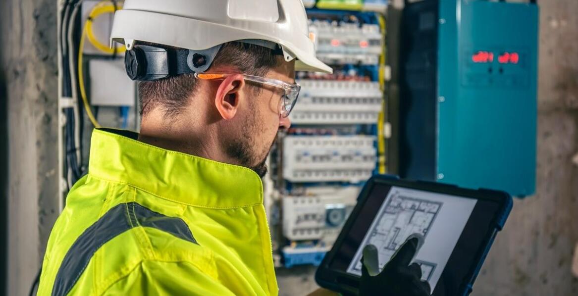 Jakie są najnowsze trendy w pracy elektryków maszyn budowlanych?