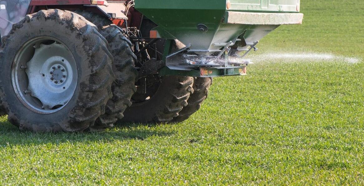 Jak zwiększyć wydajność nawożenia dzięki nowoczesnym obornika rozrzutnikom?