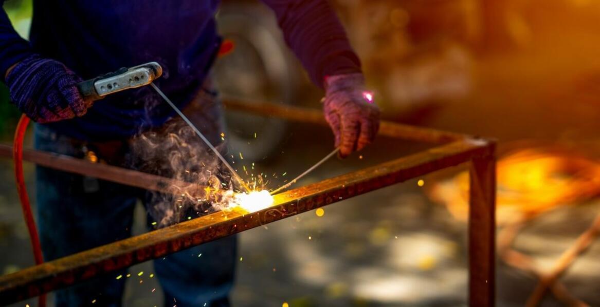 Jakie zastosowania ma elektrodowy uchwyt w nowoczesnym przemyśle?