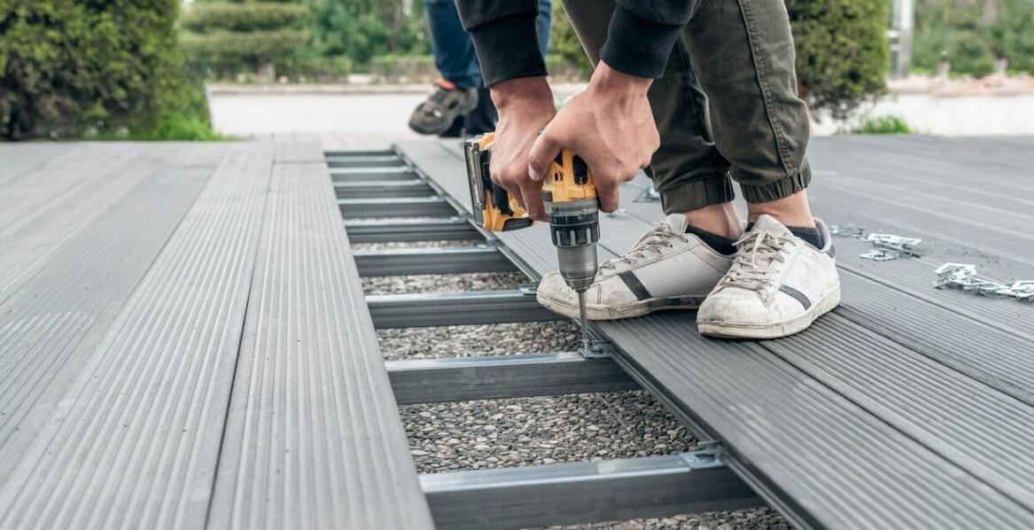 Zalety montażu tarasowych systemów przez profesjonalistów