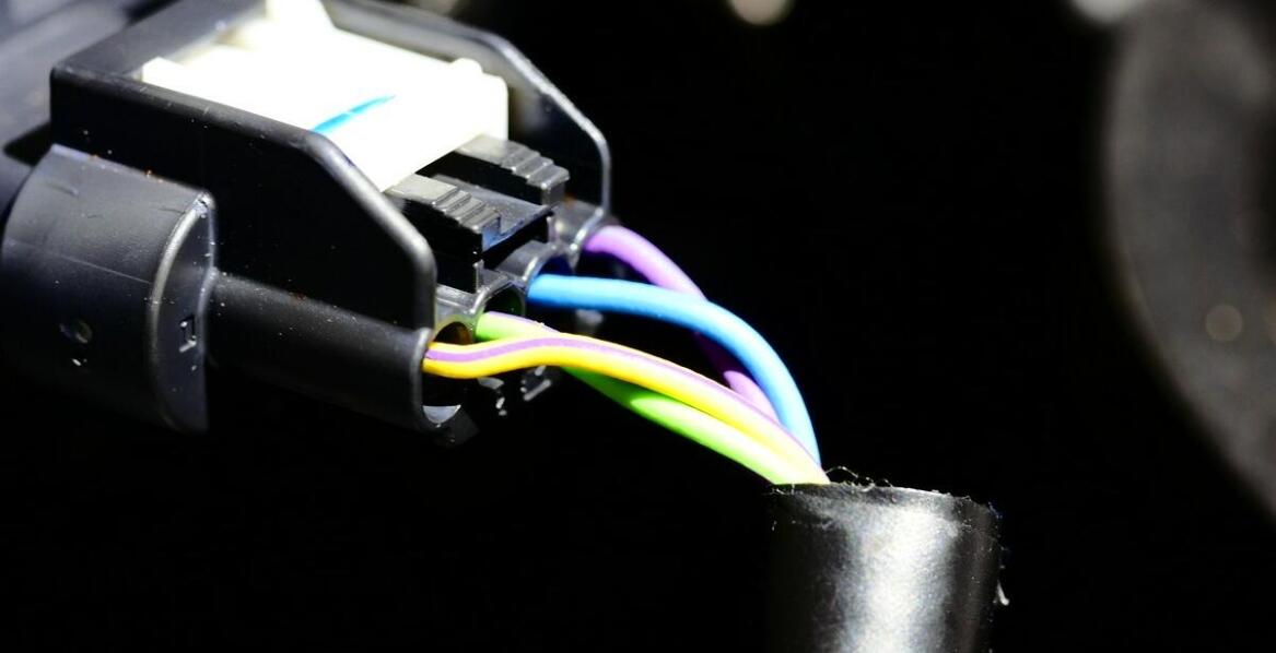 Dlaczego adaptery przewodów 24V są niezbędne w nowoczesnych systemach LED truck?