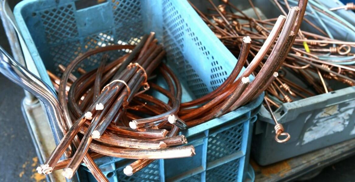 Zastosowanie miedzianego granulatu w recyklingu – kluczowe aspekty