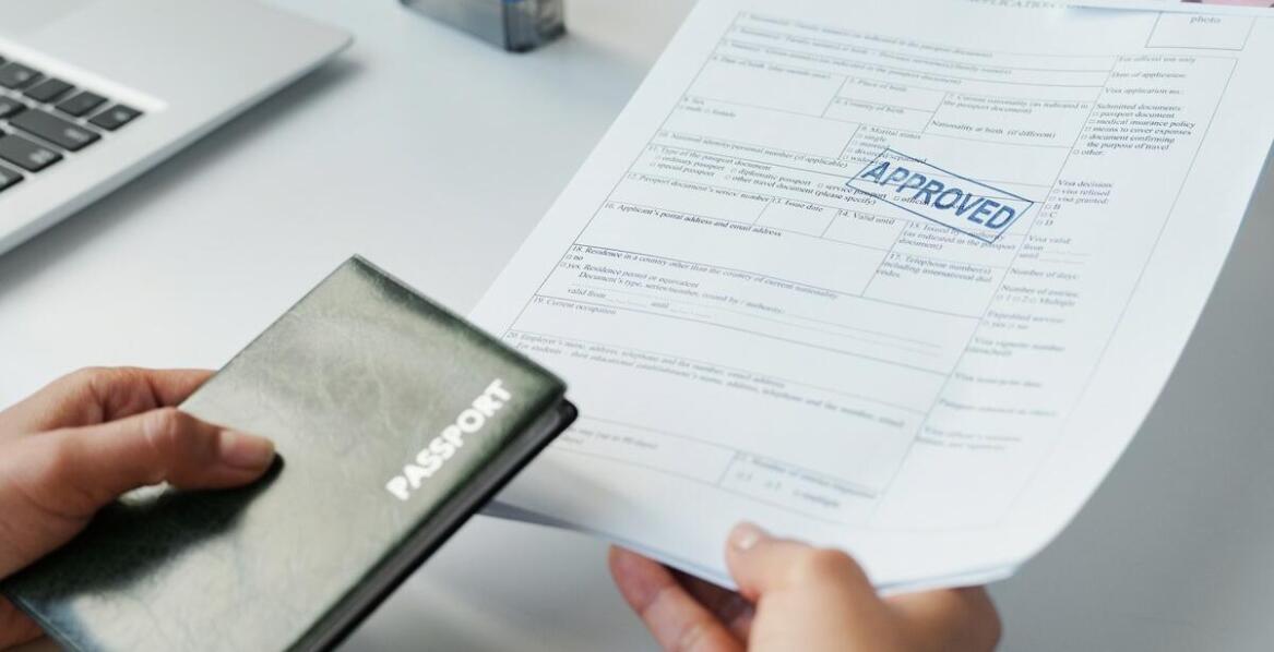 Wyzwania i sukcesy użytkowników korzystających z portalu do pracy za granicą