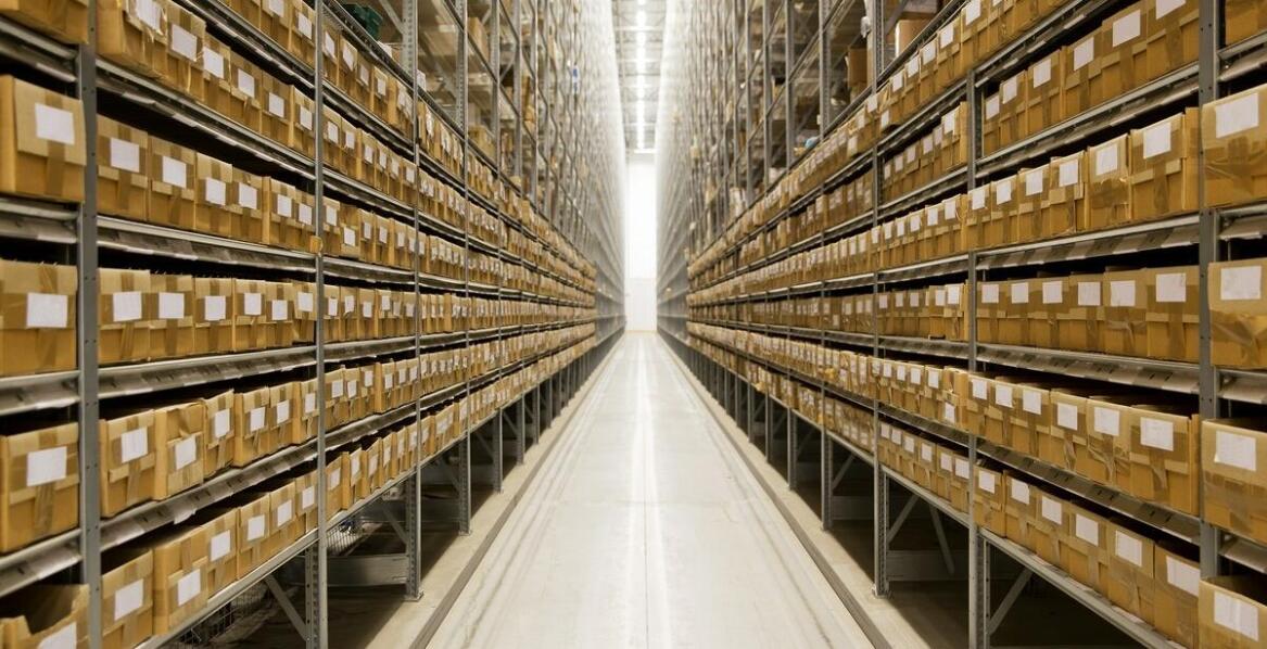 Wpływ etykietowania na procesy logistyczne w magazynach