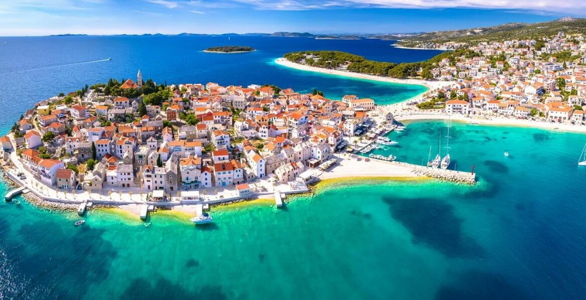 Jakie są najpopularniejsze style architektoniczne apartamentów w Chorwacji?